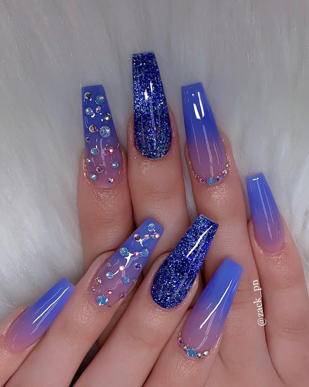 images Uñas Color Azul Cielo Con Piedras pin en unas decoradas
